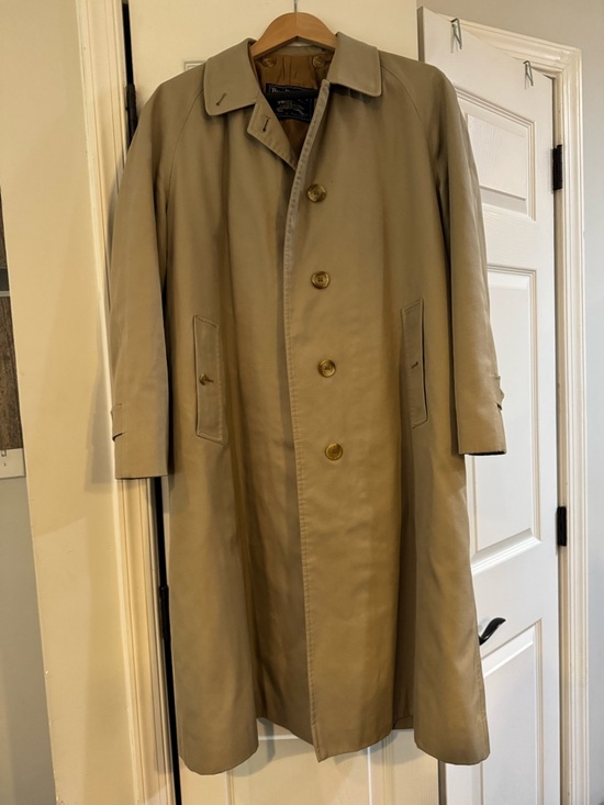 Burberry Jackets & Blazers - Burberry Beige Trench Coat - Classic Single-Breasted